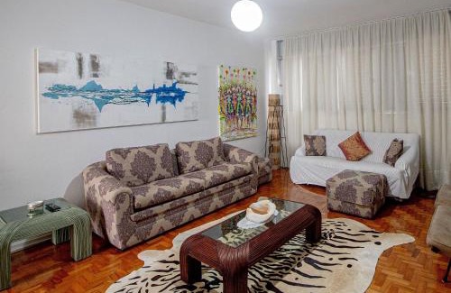 Gonzaga Apartamento | Seu Refúgio em Santos, Pé na Areia