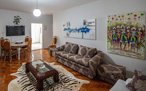 Gonzaga Apartamento | Seu Refúgio em Santos, Pé na Areia