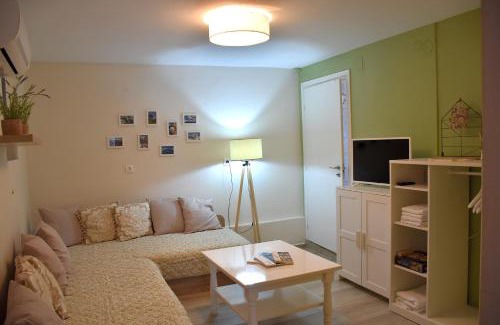 Samothrace Apartamento | Sevastie's Home - downstairs