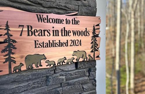 Gatlinburg - Pigeon Forge Casa | Seven Bears in the Woods -Modern-Luxury-Cabin-Hot Tub-Game Room