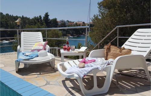 Zaboric Casa | Seven-Bedroom Holiday Home In Zaboric
