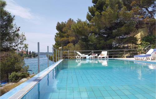 Zaboric Casa | Seven-Bedroom Holiday Home In Zaboric