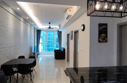 Kampung Sembulan Baru Apartamento | Seven Heaven at Sutera Avenue - Unit 2