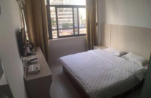 Huaqiang North Hotel | Seven Orange Hotel