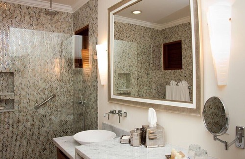 Stewart Town Villa | FRENTE AL MAR! ¡PERSONAL! ¡PISCINA! ¡FAMILIA! Las bodas! Seven Seas - Ocho Ríos 4BR