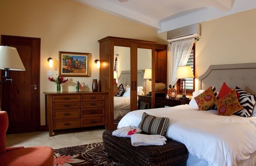 Stewart Town Villa | FRENTE AL MAR! ¡PERSONAL! ¡PISCINA! ¡FAMILIA! Las bodas! Seven Seas - Ocho Ríos 4BR