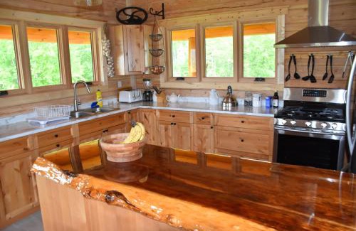 Cedarvale Cama Y Desayuno | Seven Sisters Mountains House