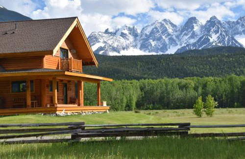 Cedarvale Cama Y Desayuno | Seven Sisters Mountains House