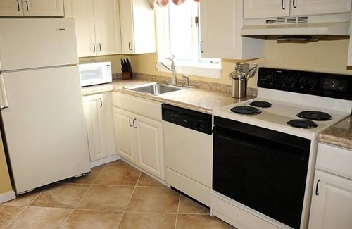Seven Springs Condominio | Seven Springs 2 Bedroom Deluxe Condo with Private Deck! by RedAwning - Save 10% on 3 Nights, 15% on 5 Nights!