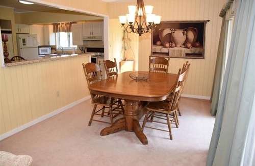 Seven Springs Condominio | Seven Springs 2 Bedroom Deluxe Condo with Private Deck! by RedAwning - Save 10% on 3 Nights, 15% on 5 Nights!