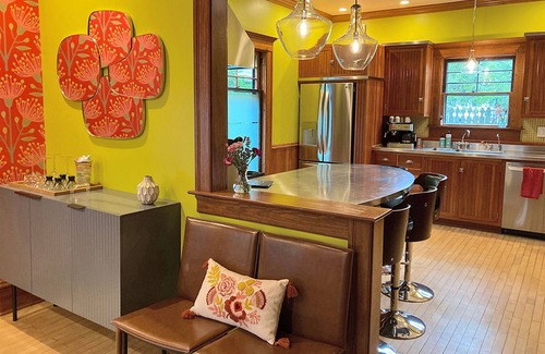 Appleton Casa | SevenTwenty: Hot Tub Under the Stars - Appleton’s Coolest Cozy Stay