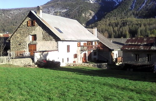 Nevache Casa | Varios apartamentos / casas en alquiler en un hermoso valle en Francia