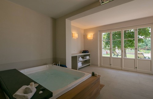 Pietraia Villa | Severina encantadora villa moderna con piscina y SPA