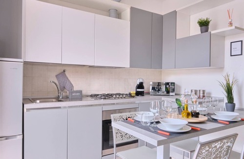 Seveso Apartamento | [Estación Seveso] Diseño, Wifi y Garaje Privado