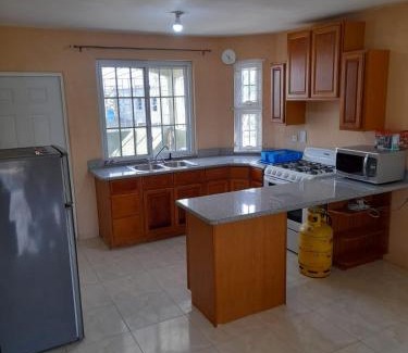 Spanish Town Casa | Seville Meadows 3 - Johns Road Spanish Town