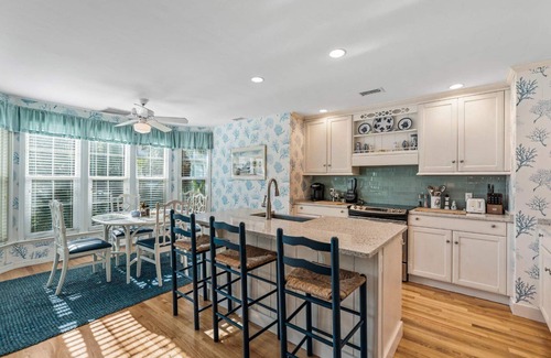 Boca Grande Casa | Sewarch 29 - Beach House - Sleeps 10 - Pet Friendly!