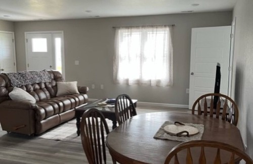 Seymour Casa | Seymour Southern Comfort. New build 2-bedroom duplex that comfortably sleeps 6.