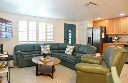 Port Richey Casa | SF Enjoy Sunset with Dolphin & Manatee