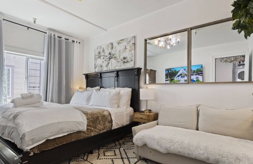 Inner Richmond Casa | SF King Studio, Next to GGP and hundreds Restaurants