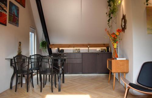 Franeker Apartamento | Sfeervol appartement 'Le Boulanger' in Franeker.