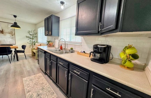 Reynoldsburg Casa | SFH | Garage | Fenced Yard | Quiet Neighborhood