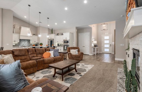 Hurricane Casa | SH 4301 | Private Pool, Hot Tub, Bball Court, Exercise Room, Near Sand Hollow Reservoir!