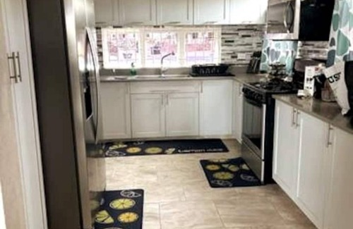 Ocean City Casa | Sha-Dow Villa by the Airport 3BR