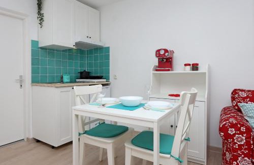 Bakar Apartamento | Sha La La - Charming, unique studio in a historic building next to a castle, WIFI, smart TV, washer-dryer