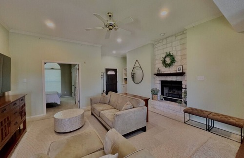 Temple Casa | Shaded Oaks Peaceful Golf Course and Close to BSW