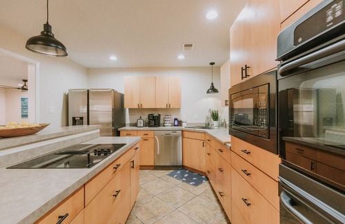 Ocean Springs Casa | Shadowlawn: Spacious four bedroom - three bath w/ pool in golf cart district!!