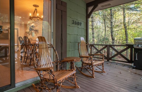 Brevard Casa | Shady Creek Cabin | 2 Bed, 2 Bath