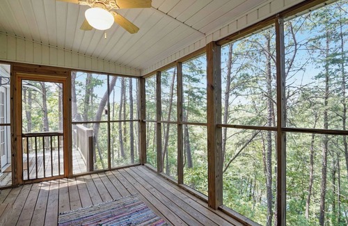 Sylacauga Cabaña | Shady Creek Cabin on Lay Lake @ Peckerwood Creek!