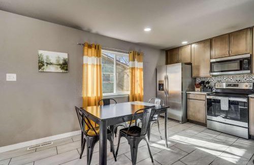 Colorado Springs Casa | Shady Grove Family Home w Foosball Walk to OCC
