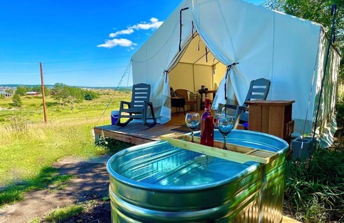 Monument Cabina | “Shady Pine” Glamping + Outdoor Tub & Hot Water