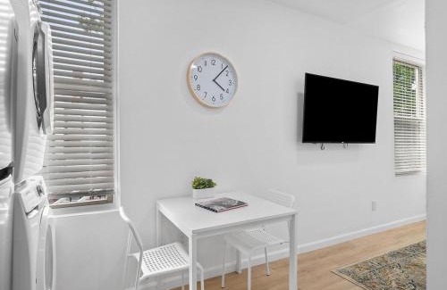 Shadyside Apartamento | Shadyside, Central !2 Bright and Stylish Studio With Free Parking