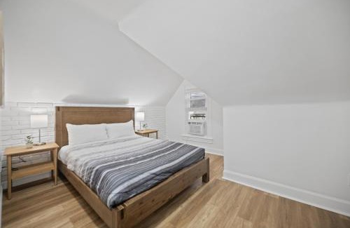 Shadyside Casa | Shadyside, Pittsburgh !I Modern and Bright Private Bedroom with Shared Bathroom