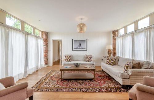 Lincoln Casa | Shakespeare Cottage