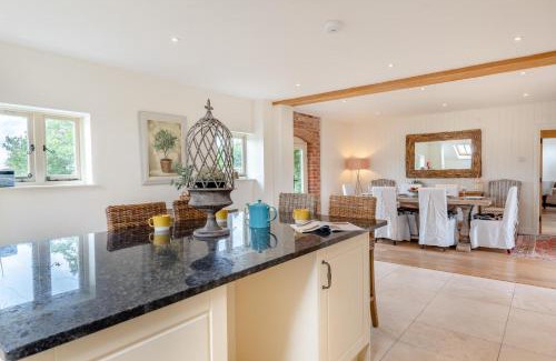Lincoln Casa | Shakespeare Cottage