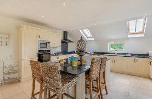 Lincoln Casa | Shakespeare Cottage