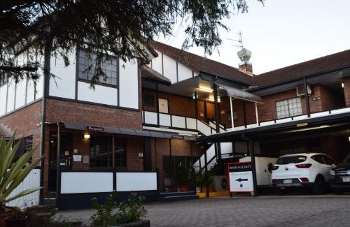 Mackay Hotel | Shakespeare Motel