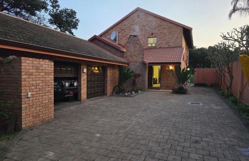 Ramsgate Beach Casa | SHALE BEACH HOUSE: 3-Bedroom House with Private Beach Access.