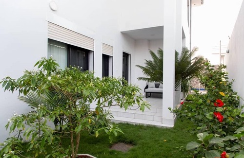 Lome Casa | SHALOM & Victory
