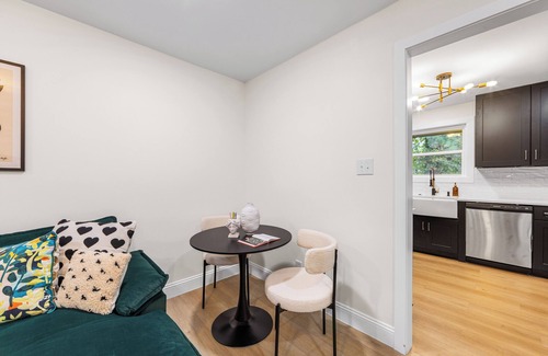 Charlotte Casa | Shamrock Stunner - Newly Renovated - Pet Friendly - Minutes to Midwood, NoDa, UT