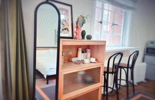Huaihai Road Commercial Area Casa | Shanghai Downtown Flower B&B