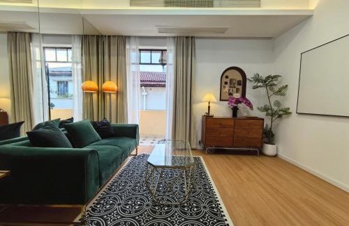Huaihai Road Commercial Area Apartamento | Shanghai Hills & Zinn Sunshine BnB with Balcony Near Metro Line1 Changshu rd