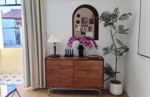Huaihai Road Commercial Area Apartamento | Shanghai Hills & Zinn Sunshine BnB with Balcony Near Metro Line1 Changshu rd