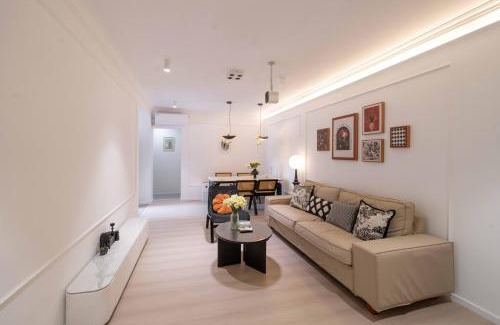 Downtown Shanghai Apartamento | Shanghai Yi Du B&B - Family Suite 500m to Nanjing West Rd Near People's Square -Credit Cards Accepted