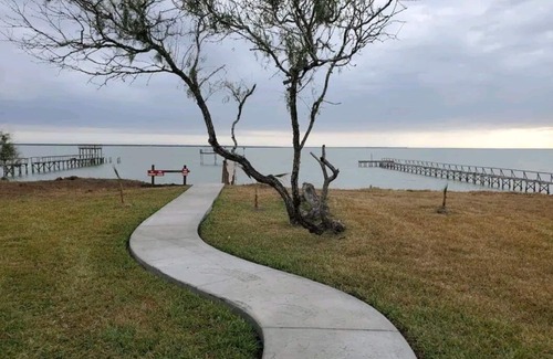 Loyola Beach Casa | Shangri-La Fish Camp & Private Pier
