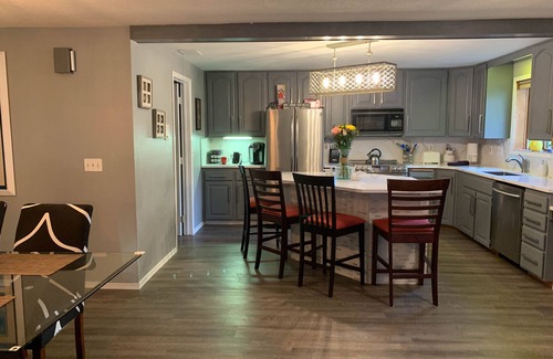 Fairwood Casa | Shangri - La Hot Tub & Pool Fun