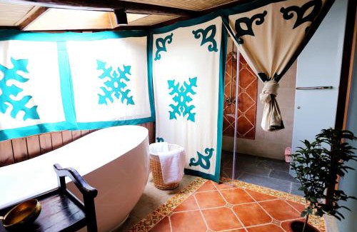 Shangri-La Casa | Shangri-La mid - mountain homestay